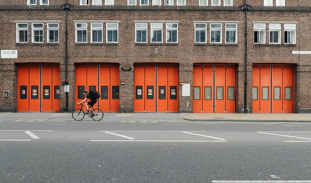Choisir une porte d’entrée sécurisée pour votre bâtiment