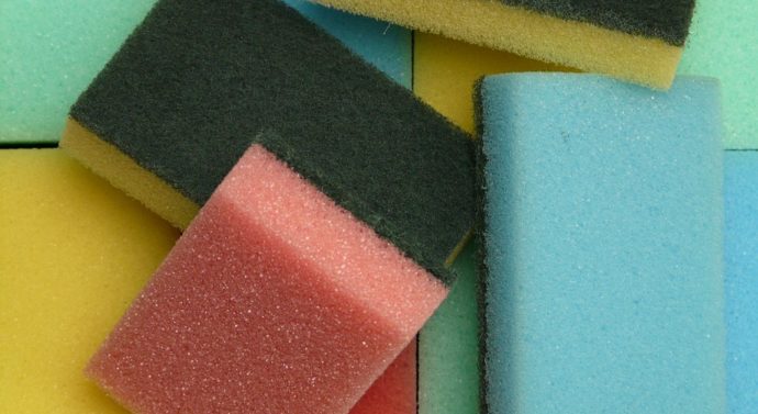 Tout ce qu’il faut savoir sur l’éponge abrasive