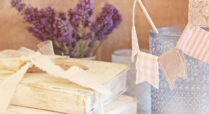 Guirlandes et fanions : comment les utiliser dans un mariage ?