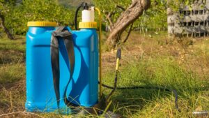 Un pulvérisateur de jardin