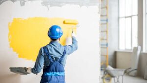 Peinture jaune sur mur