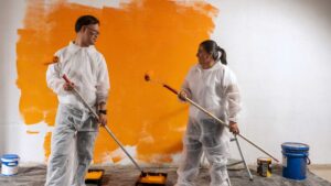 Peinture sur mur orange