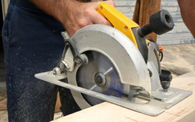 Test et comparatif : Les scies sauteuses et circulaires qui valent vraiment le coup avec Bosch, Festool, etc.