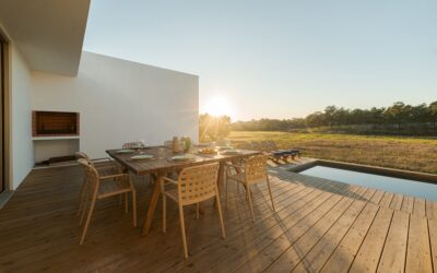 Aménager des espaces extérieurs dans le département du Cher : terrasses et isolation thermique