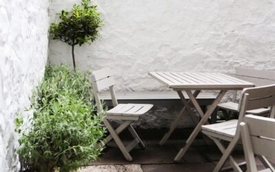 Nous avons repensé notre patio avec du synthétique : notre retour d’expérience